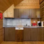 4 Bedroom Cozy In Podstene بيت للعطل