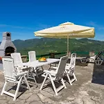 بيت للعطل 4 Bedroom Cozy In Podstene Kupa