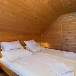 بيت للعطل 4 Bedroom Cozy In Podstene Kupa