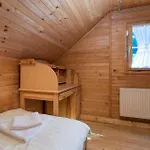 Počitniška hiša 4 Bedroom Cozy In Podstene