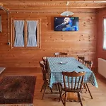 بيت للعطل 4 Bedroom Cozy In Podstene *