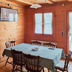 4 Bedroom Cozy In Podstene Počitniška hiša *