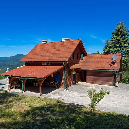 Počitniška hiša 4 Bedroom Cozy In Podstene