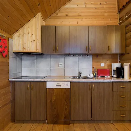 4 Bedroom Cozy In Holiday home