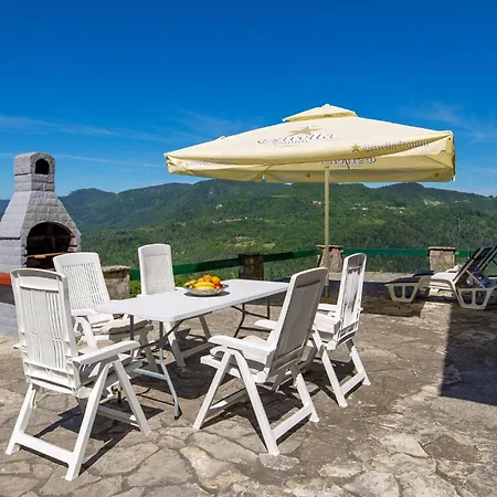 بيت للعطل 4 Bedroom Cozy In Podstene