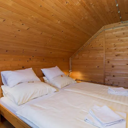 Holiday home 4 Bedroom Cozy In Podstene
